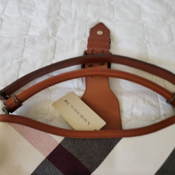New Burberry bag - Picture 4 of 14